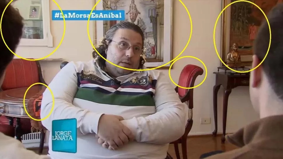 COINCIDENCIAS. Aníbal Fernández mostró fotos que comprueban que Salerno fue entrevistado en la casa de Carrió, tal como reconoció ella anoche. CAPTURA DE VIDEO