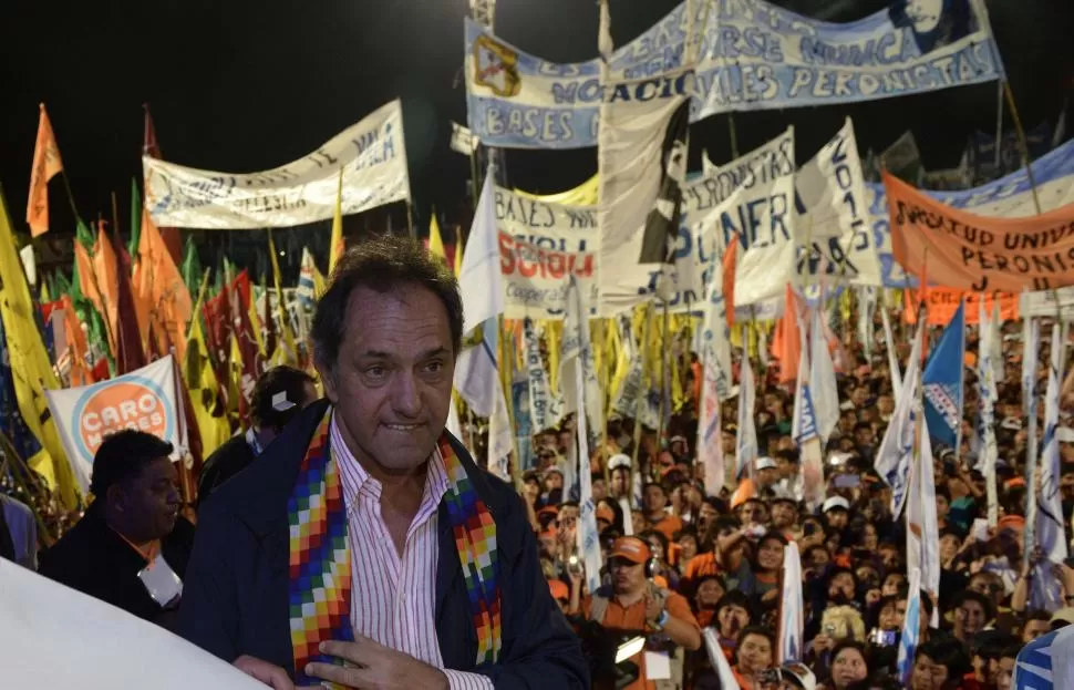 EN JUJUY. Ante mas de 35.000 personas, Scioli firmó un acuerdo con Fellner telam