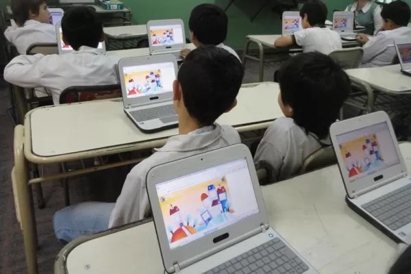 Unas 260 escuelas primarias de Jujuy recibirán sus Aulas Digitales Móviles