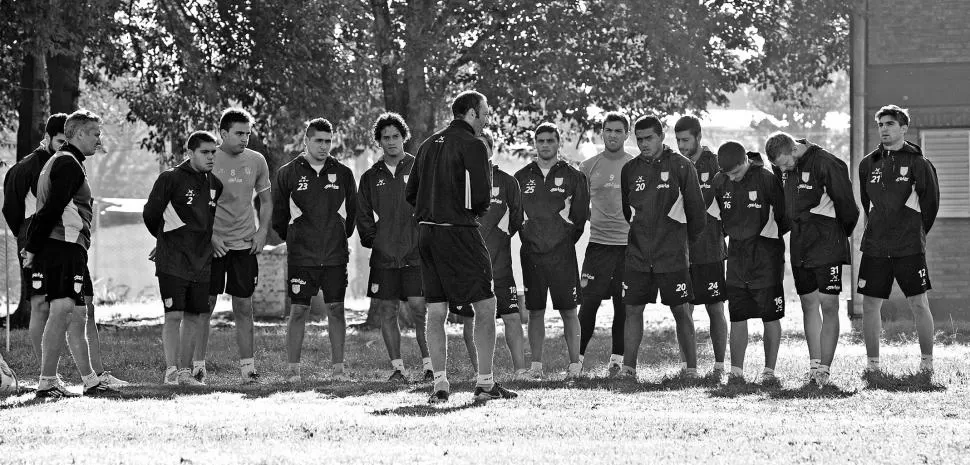 SE ACABÓ EL DESCANSO. El plantel “decano” regresará hoy a los entrenamientos en el complejo Ojo de Agua. El próximo compromiso será el martes, a las 17.10, ante Instituto, en Córdoba.  LA GACETA / FOTO DE ANTONIO FERRONI (ARCHIVO)