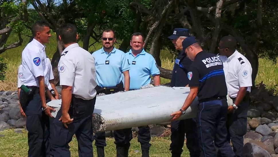 HALLAZGO. Los investigadores ahora cuentan con más información para determinar qué fue lo que sucedió con el vuelo. REUTERS