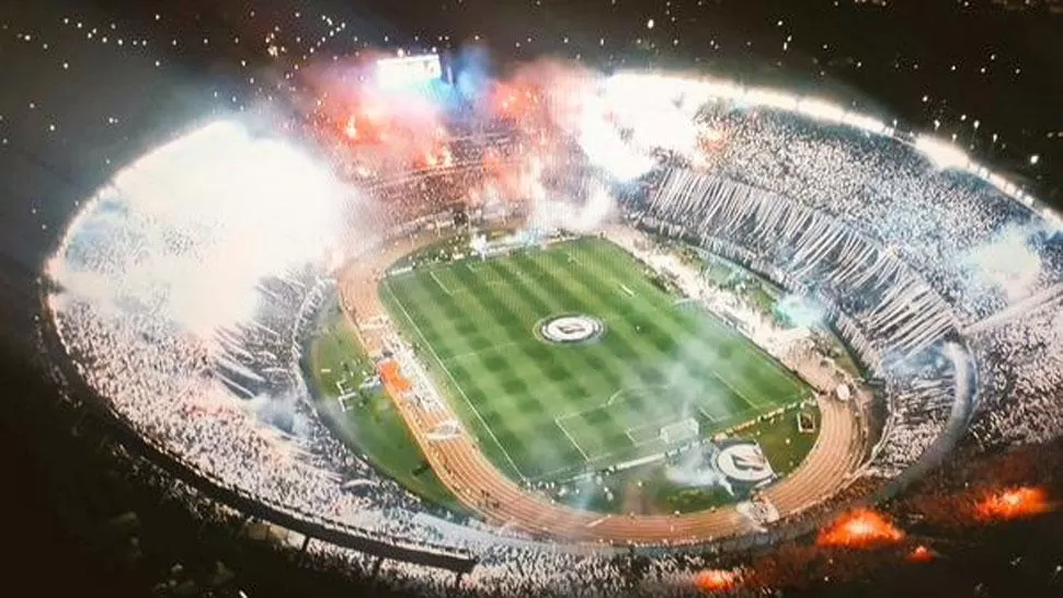 Desde adentro: el espectacular recibimiento a River en la final de la Copa