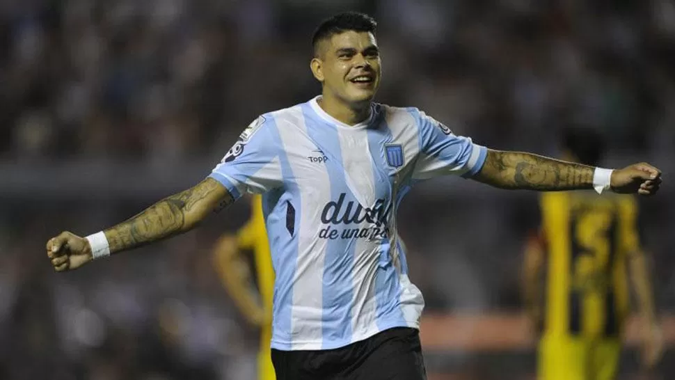 ARTILLERO. Bou, de Racing, se llevó el premio al goleador de la Copa. (ARCHIVO)