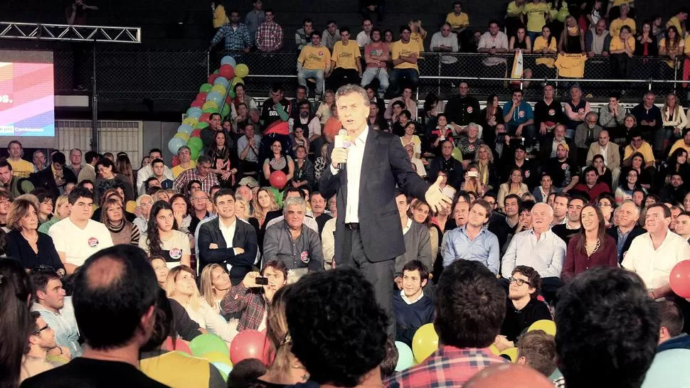 CIERRE DE CAMPAÑA. Macri realizó el acto en un club de Vicente López. DYN