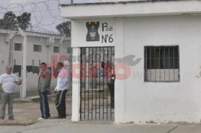 Apuñalan a un preso durante una pelea en el penal de Colonia Pinto