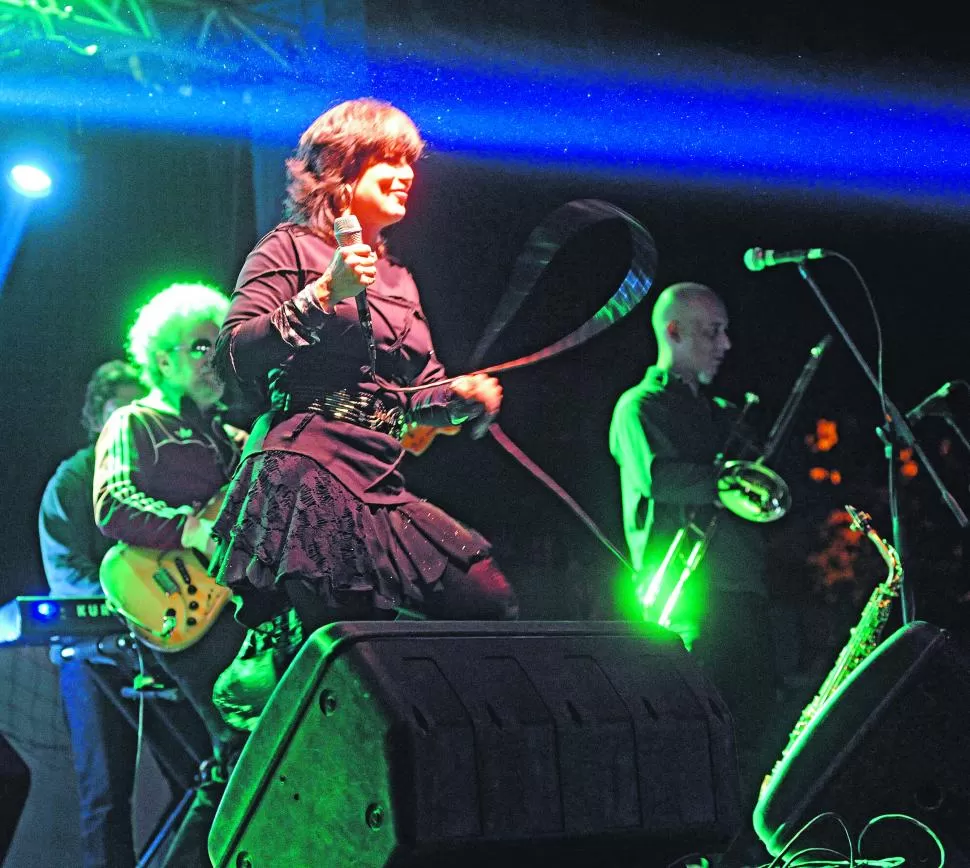 NO LLORA MÁS. La voz de la cantante caribeña es magnética, y la acompaña una banda que ha madurado en el panorama musical argentino.  LA GACETA / FOTO de Antonio Ferroni (archivo)