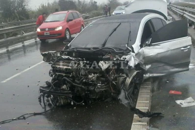 Perdió el control de su auto y se estrelló contra un guardarrail en la autopista a Famaillá