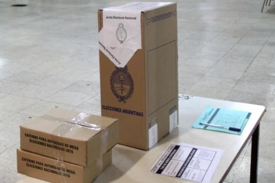 Un anciano metió por error un sobre con $1.500 en la urna