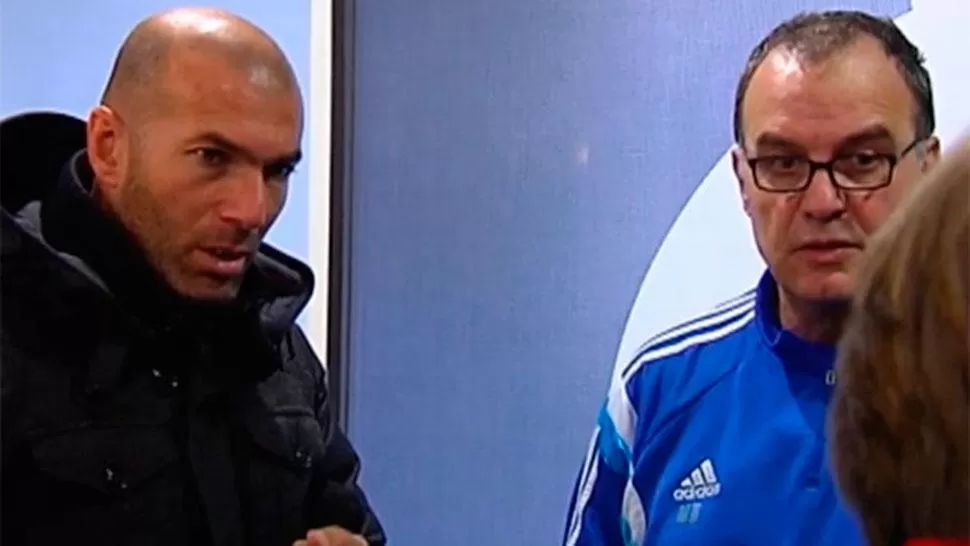 APRENDIZ. Zidane siempre se fijó en Bielsa como DT. (SPORTS.ES)