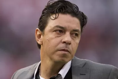 Ni siendo campeón Gallardo oculta la bronca