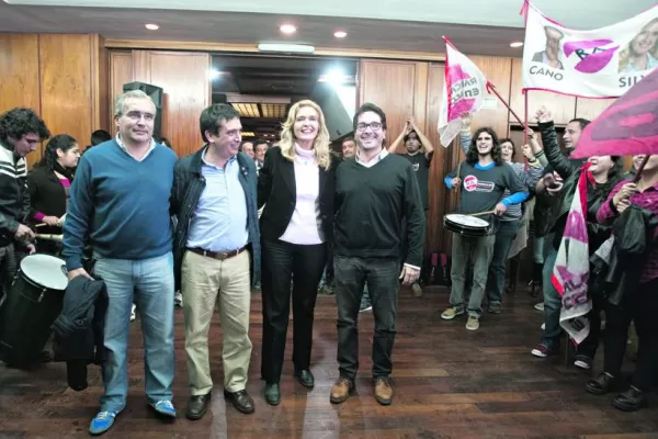 Sin Cano, en la base de “Cambiemos” se vieron tanto sonrisas como caras largas