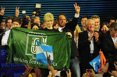 Scioli encabezó junto a Aníbal Fernández su primer acto de campaña tras las PASO