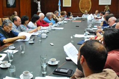 El Consejo Superior de la UNT evalúa declarar al Papa Francisco doctor Honoris Causa