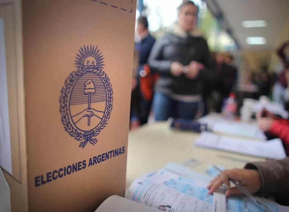 INADVERTIDO. El domingo, de las cinco categorías que se votaron dos correspondían a legisladores del Mercosur. la gaceta / foto de juan pablo Sánchez Noli