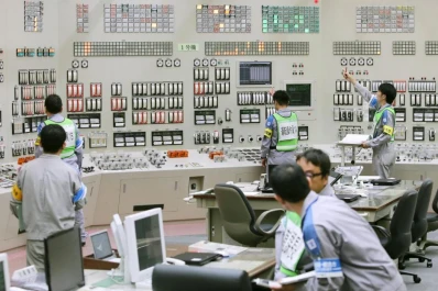 Japón activa un reactor nuclear, pese a las duras protestas