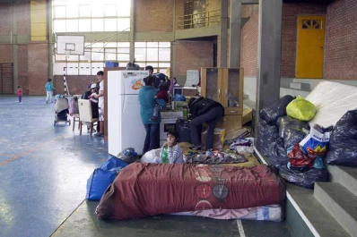 Reforzarán asignaciones y jubilaciones a damnificados por las lluvias, en Buenos Aires