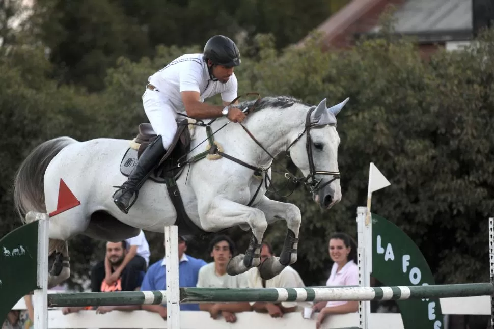 EXITOSO SALTO. Ricardo Piola mostró una gran regularidad durante las tres jornadas de competencias en La Foresta. la gaceta / foto de diego aráoz (archivo)