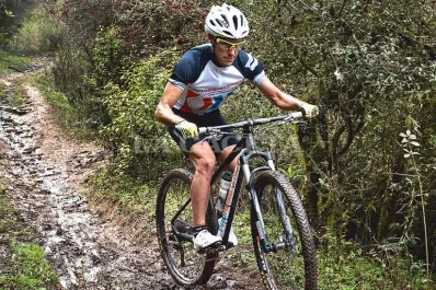 Calma para la largada y garras para el barro del Trasmontaña