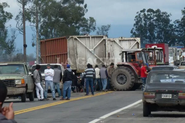 Por tercer día, los cañeros realizaron piquetes sobre las rutas nacionales 9 y 38