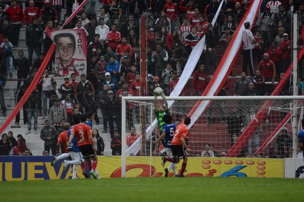 TRANSMITE SEGURIDAD. Lucchetti dejó atrás la derrota contra Instituto y piensa en Santamarina. “Tenemos un partido decisivo y hay que ganar como sea”, señaló. foto de ariel carreras (especial para la gaceta)
