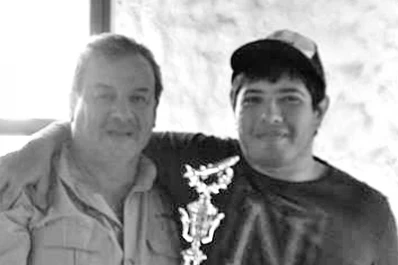 El “Cacique” Saguir se pintó la cara y puso el torneo al rojo vivo