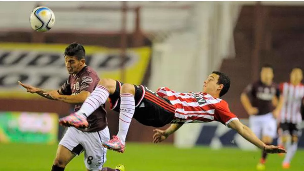 POR LOS AIRES. Pese al esfuerzo, Lanús y Estudiantes no pudieron ganar. (TYCSports)