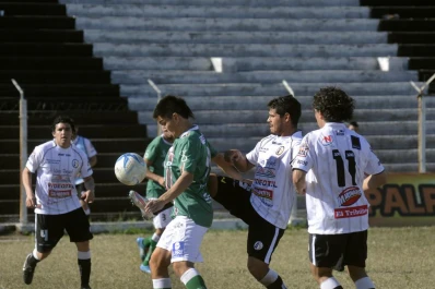 El “expreso verde” se salvó de la derrota sobre el final