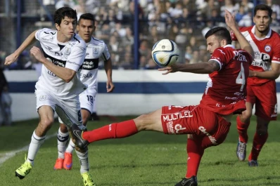 Gimnasia se destapó al final y goleó a Argentinos