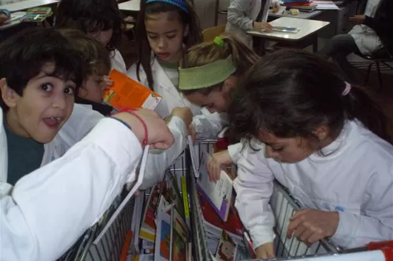 AYUDAR CON IMÁGENES. Un niño de siete años no digiere cualquier libro. leer.org