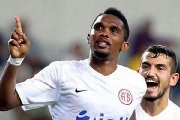 Interminable: Samuel Eto'o debutó en Turquía con dos golazos
