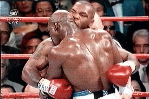 EL ÚLTIMO CAPÍTULO. Romero sufre luego de lesionarse la mano. imagen de video