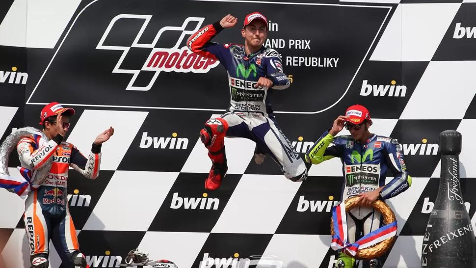 EN LO MAS ALTO. El piloto español ansía recuperar el título, que no gana desde 2012. FOTO TOMADA DE FACEBOOK.COM/JORGE.LORENZO.OFFICIAL