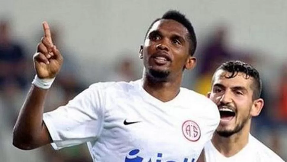 FELIZ. Eto'o marcó doblete en su debut en Turquía. (@ECUAGOL)