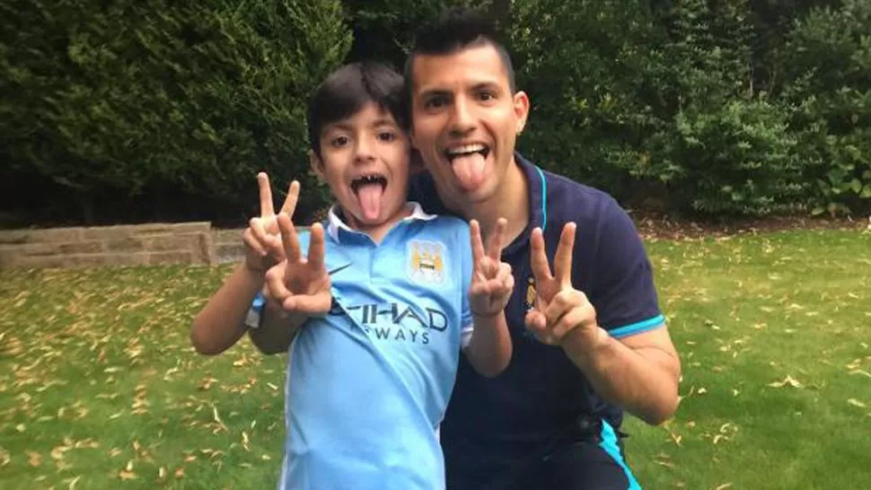 El Kun Agüero y un saludo especial por el día del niño