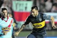 Tevez marcó el camino de Boca ante Arsenal