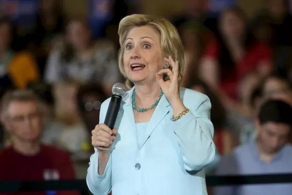 Hillary defiende la reforma migratoria, mientras Trump insiste con expulsar a los inmigrantes