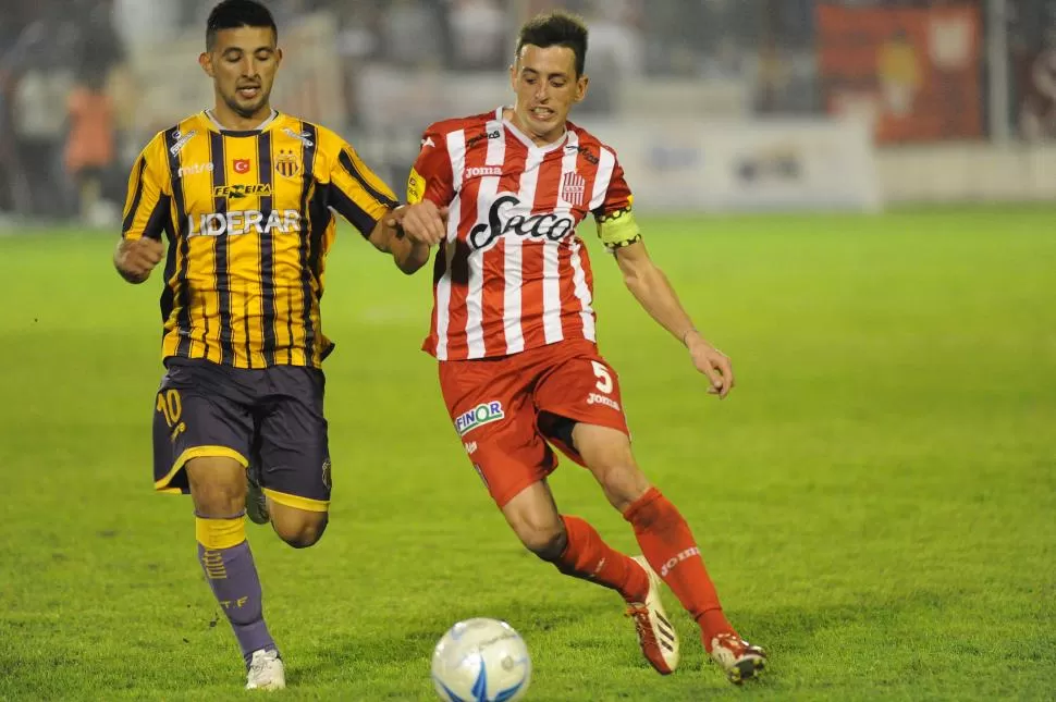 NOCAUT. “El primer gol de ellos fue un duro golpe en lo anímico”, dijo Bossio.  LA GACETA / FOTO DE HÉCTOR PERALTA