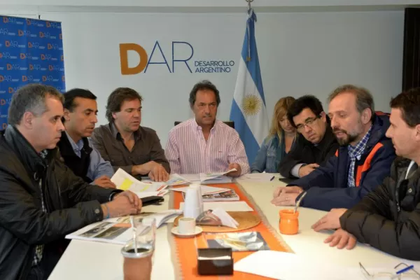 Scioli y el macrismo se cruzan acusaciones