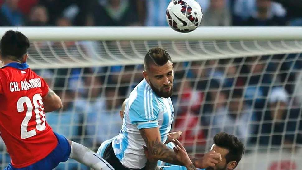 EL GRAN SALTO. Otamendi fue uno de los mejores defensores de la pasa Liga de España y se afianzó con la Selección en la Copa América de Chile 2015. ARCHIVO