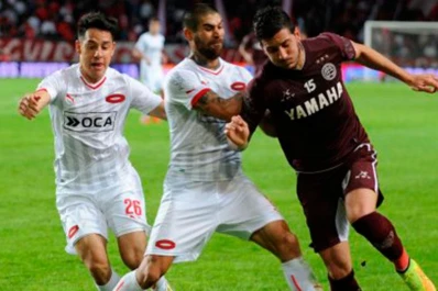 Lanús aprovechó sus chances y dejó afuera a Independiente