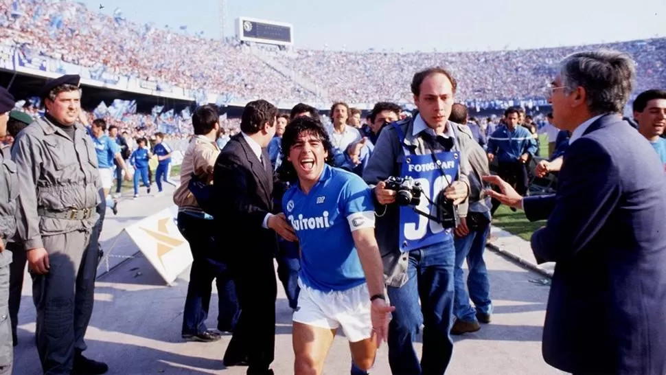 IDOLO. El crack argentino tardó un puñado de partidos para meterse a toda la ciudad en el bolsillo. FOTO TOMADA DE THEGENTLEMANULTRA.COM