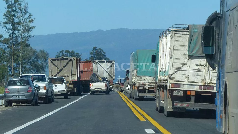 NUEVA TRAZA DE LA RUTA 38. Tampoco se puede circular por esta calzada nacional. LA GACETA / FOTO DE OSVALDO RIPOLL