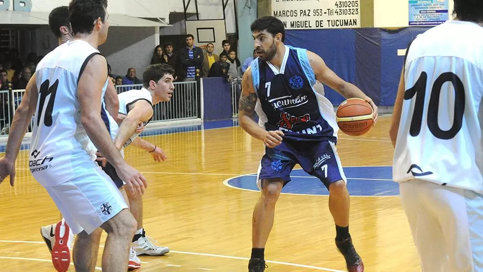 ALERO. Jerónimo Solórzano en acción. Tucumán se entrena hoy a las 20 en cancha del Beibi.
FOTO DE ARCHIVO