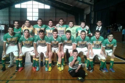 Los seleccionados tucumanos de futsal hacen historia en el sur