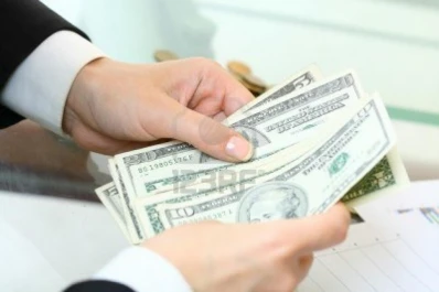 El dólar blue llegó a los $ 15,35 y la brecha toca el 65%