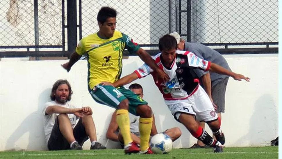 A TODO O NADA. Chacarita y Defensa se juegan el pase a cuartos. (LANACIÓN.COM)