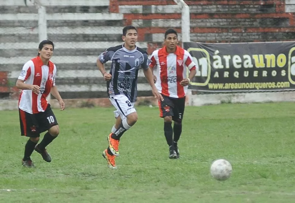 OPORTUNIDAD. Farnco Flores será titular en el “cuervo”, en reemplazo de Verón. la gaceta / foto de Osvaldo Ripoll (archivo)