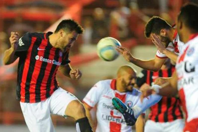 Por un penal de Ortigoza, San Lorenzo ganó sobre la hora y sigue en lo más alto