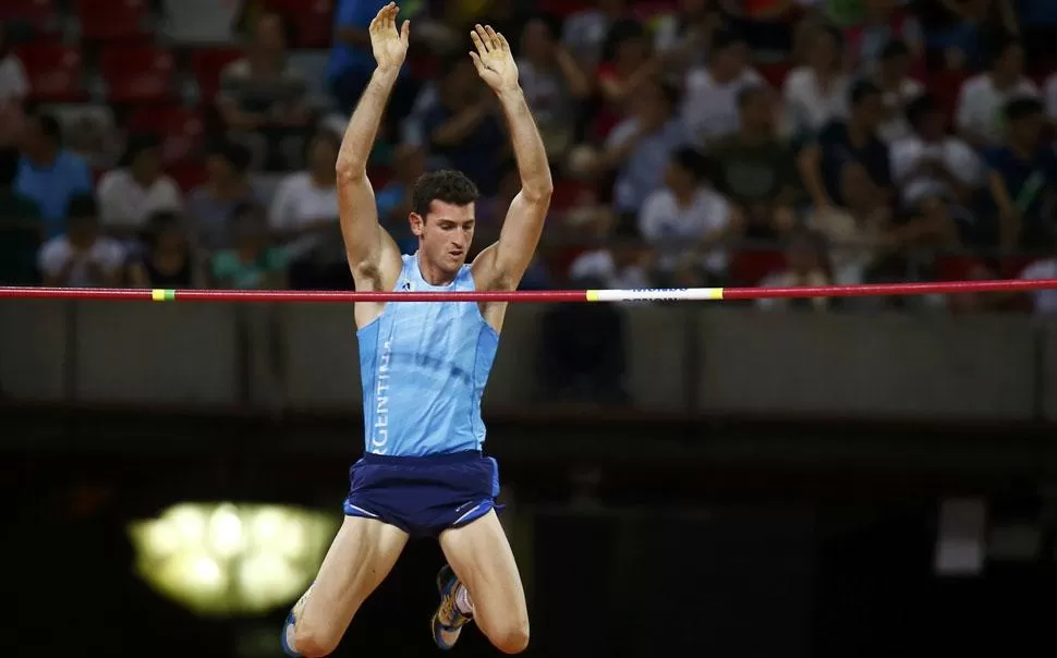 Germán Chiaraviglio logró una histórica clasificación a la final del Mundial de salto con garrocha