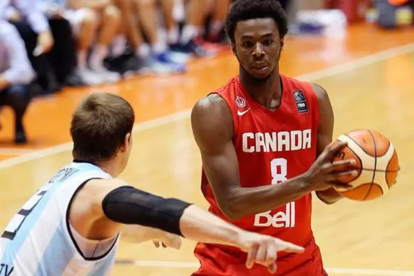 Argentina tropezó ante Canadá en un partido intenso